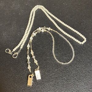 Elegant Silver and Gold Women's Lanyard Eyeglass Holder Cat Eye Faux Pearl